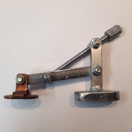 Magnetic plug weld tool