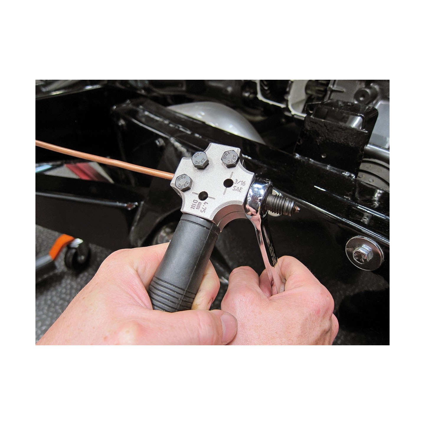 Remleiding fels set voor werken aan de auto.